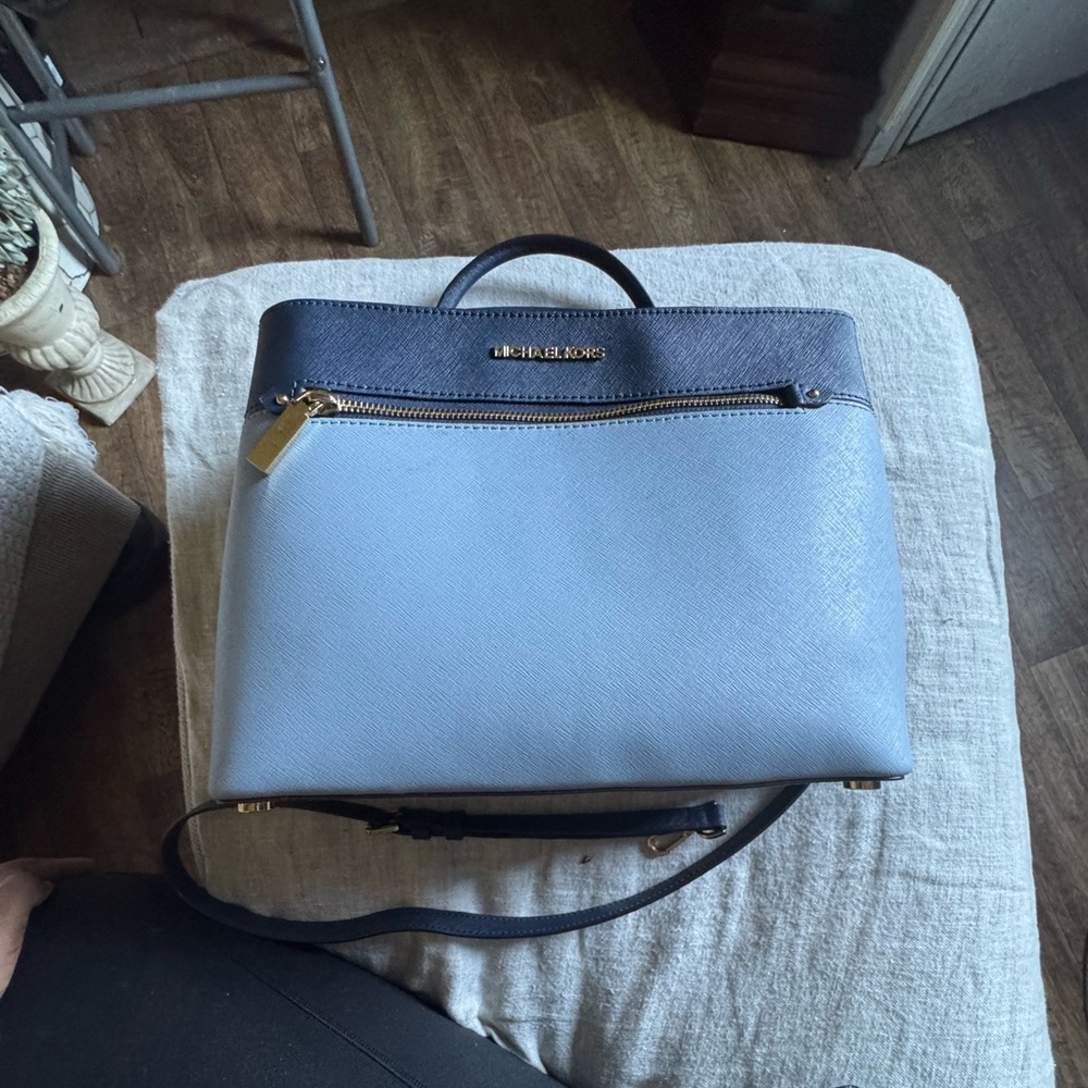 Michael Kors 2 tone Blue Crossbody Bag with Structured Design + matching wallet